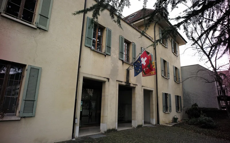 Désamiantage à Carouge — jardins de l'hôtel de ville