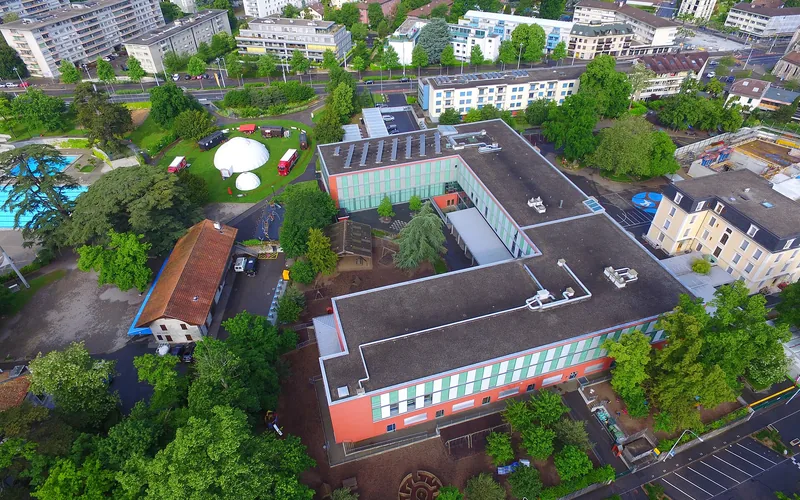 Désamiantage à Lancy — vue aérienne de l'Institut